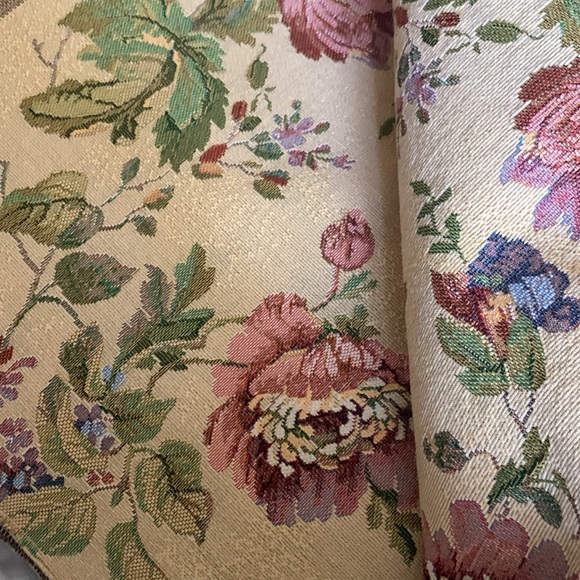 Tapestry table or bed cover - Picture 3 of 3